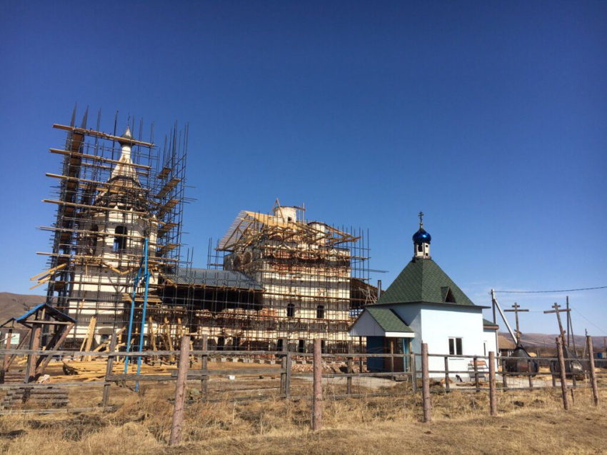 В селе Калинино идёт подготовка к основным работам по восстановлению храма Успения Пресвятой Богородицы при поддержке Быстринского ГОКа